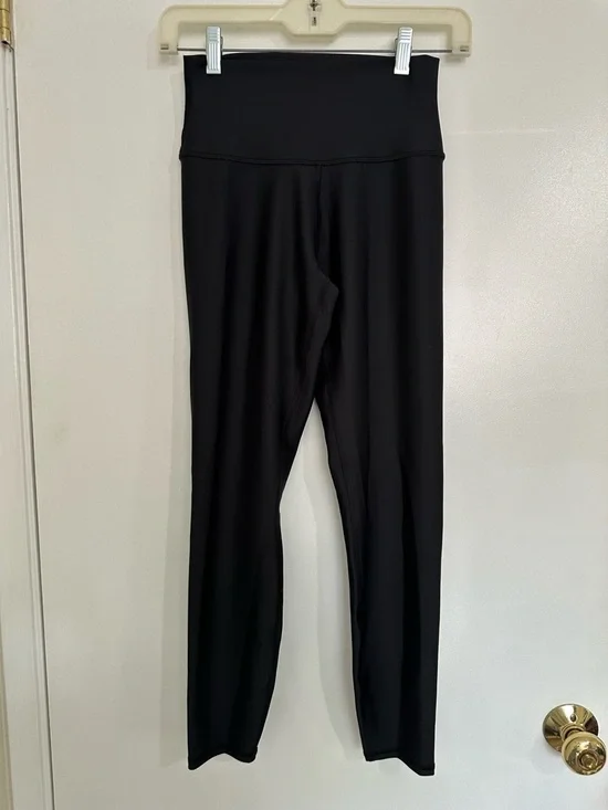 ALO Yoga 7/8 High-Waist Airlift Black Performance Legging Small LIKE NEW - Picture 3 of 7